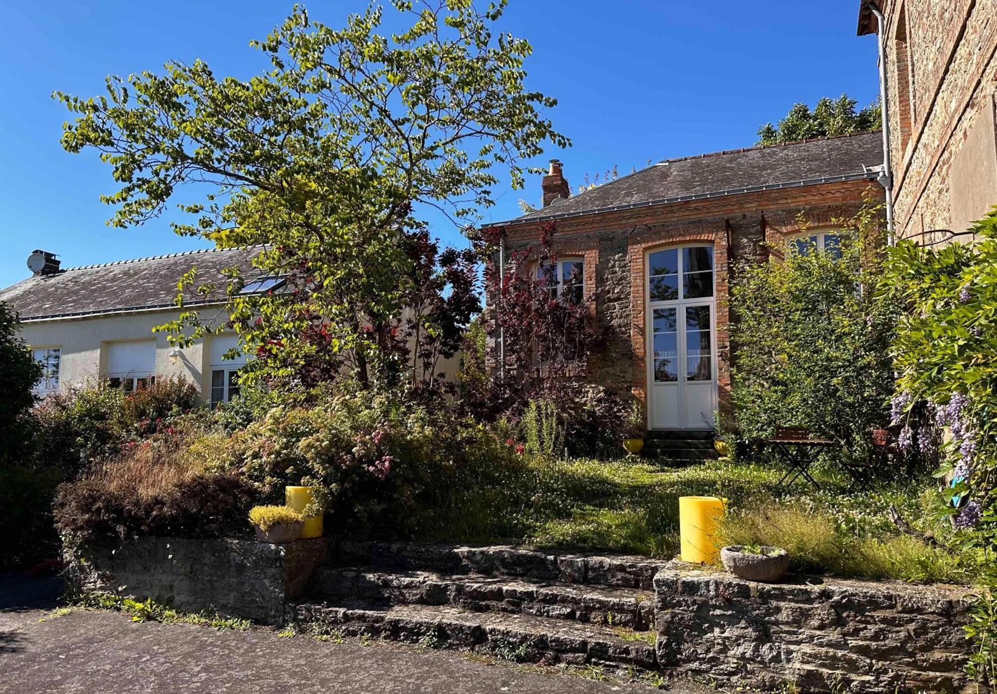 Cottage Dans Ancienne Ecole De 1850 - 2 A 4 Personnes Missillac Exterior photo